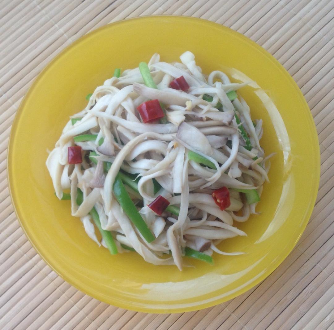 无油青椒炒杏鲍菇