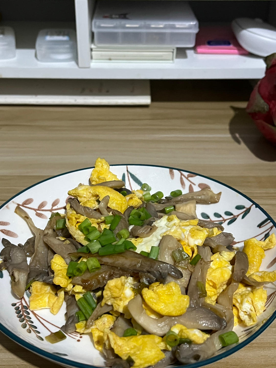 蘑菇炒鸡蛋	平菇这样炒，鲜美无比巨好吃