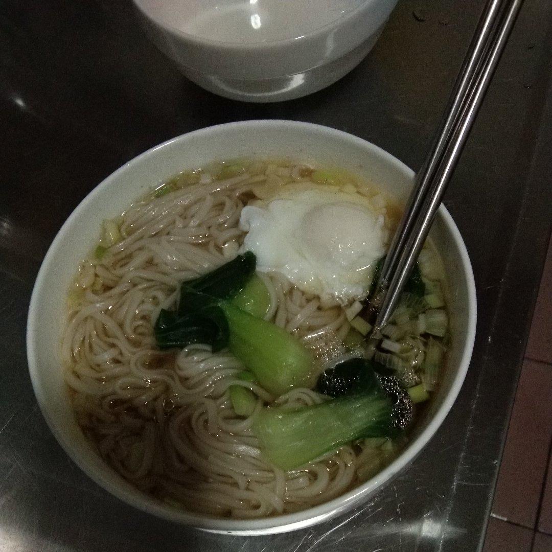 热汤面