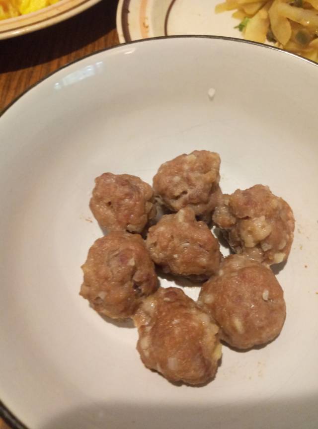 广式点心：水煮/蒸牛肉丸