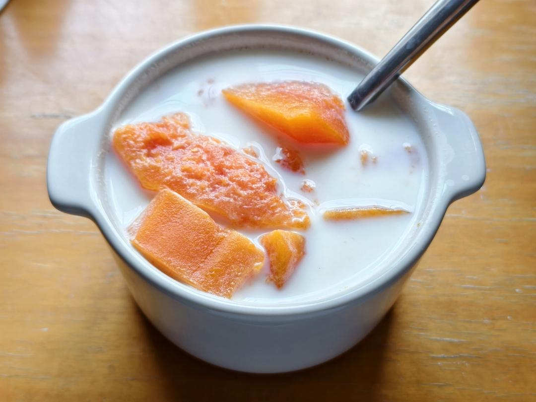 自制木瓜炖牛奶| 滋补养颜能喝出来牛奶肌哦