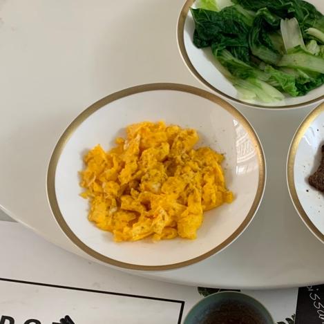 美式炒蛋 scrambled eggs