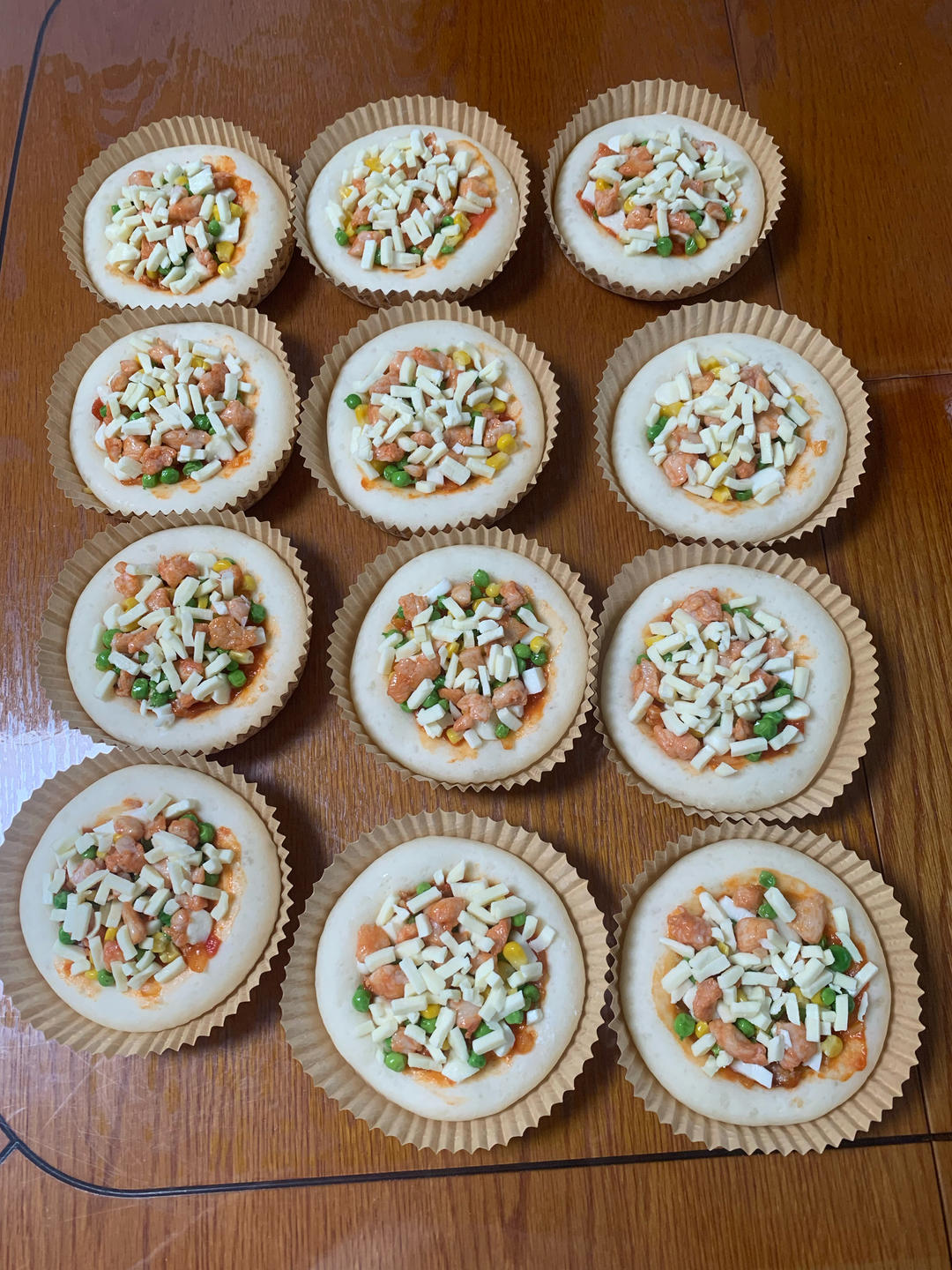 过年大鱼大肉吃腻了，做点「软披萨」吃吧