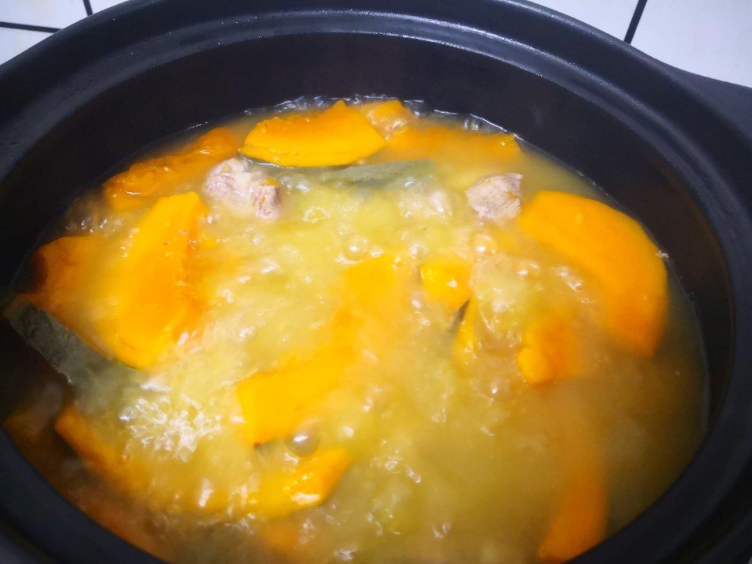 南瓜栗子猪骨汤-教你煲广东汤