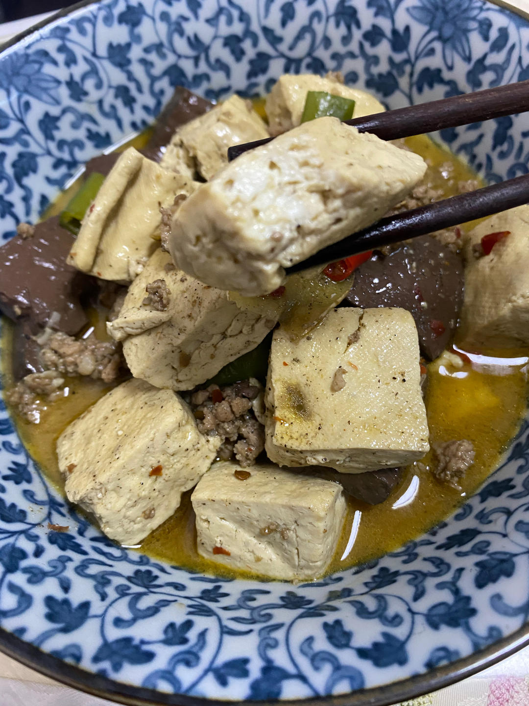 麻辣鸭血臭豆腐