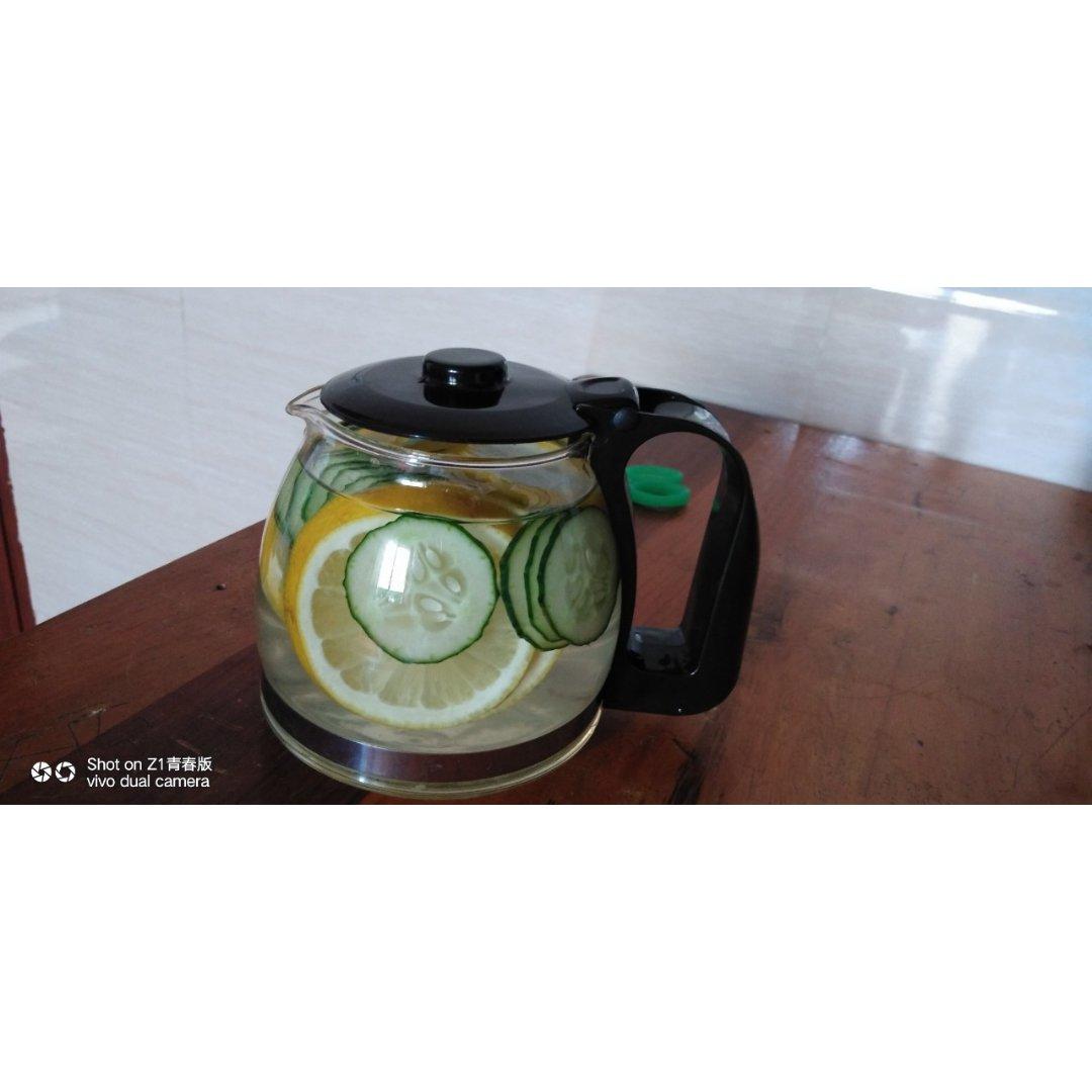 黄瓜柠檬水