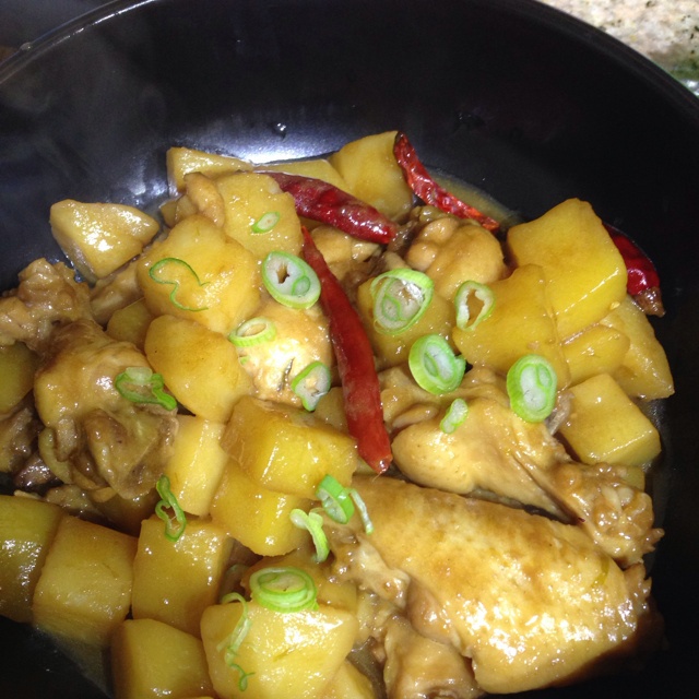 土豆炖鸡块