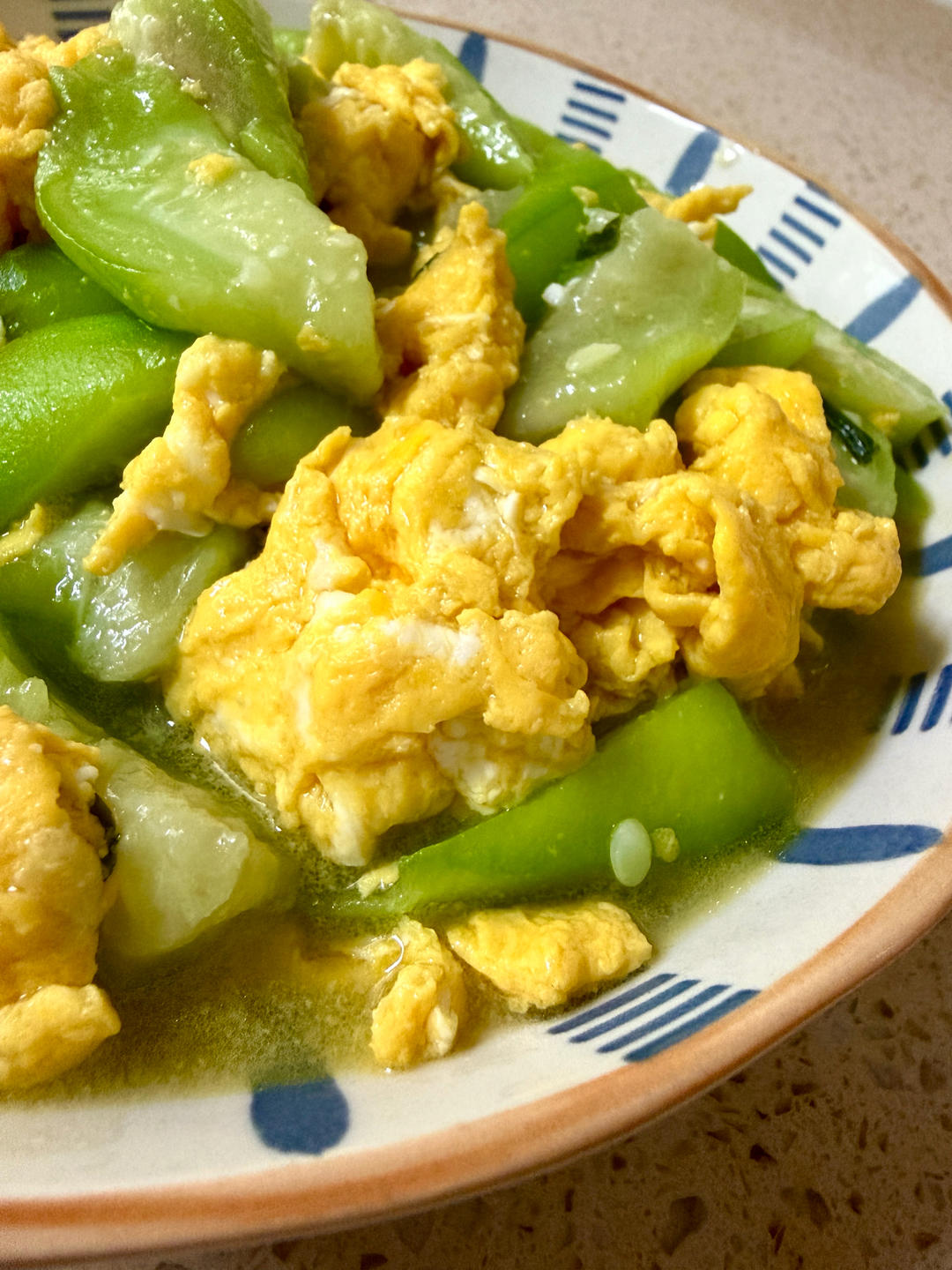 丝瓜炒蛋 家常下饭菜——中式一日三餐（三百二十七）