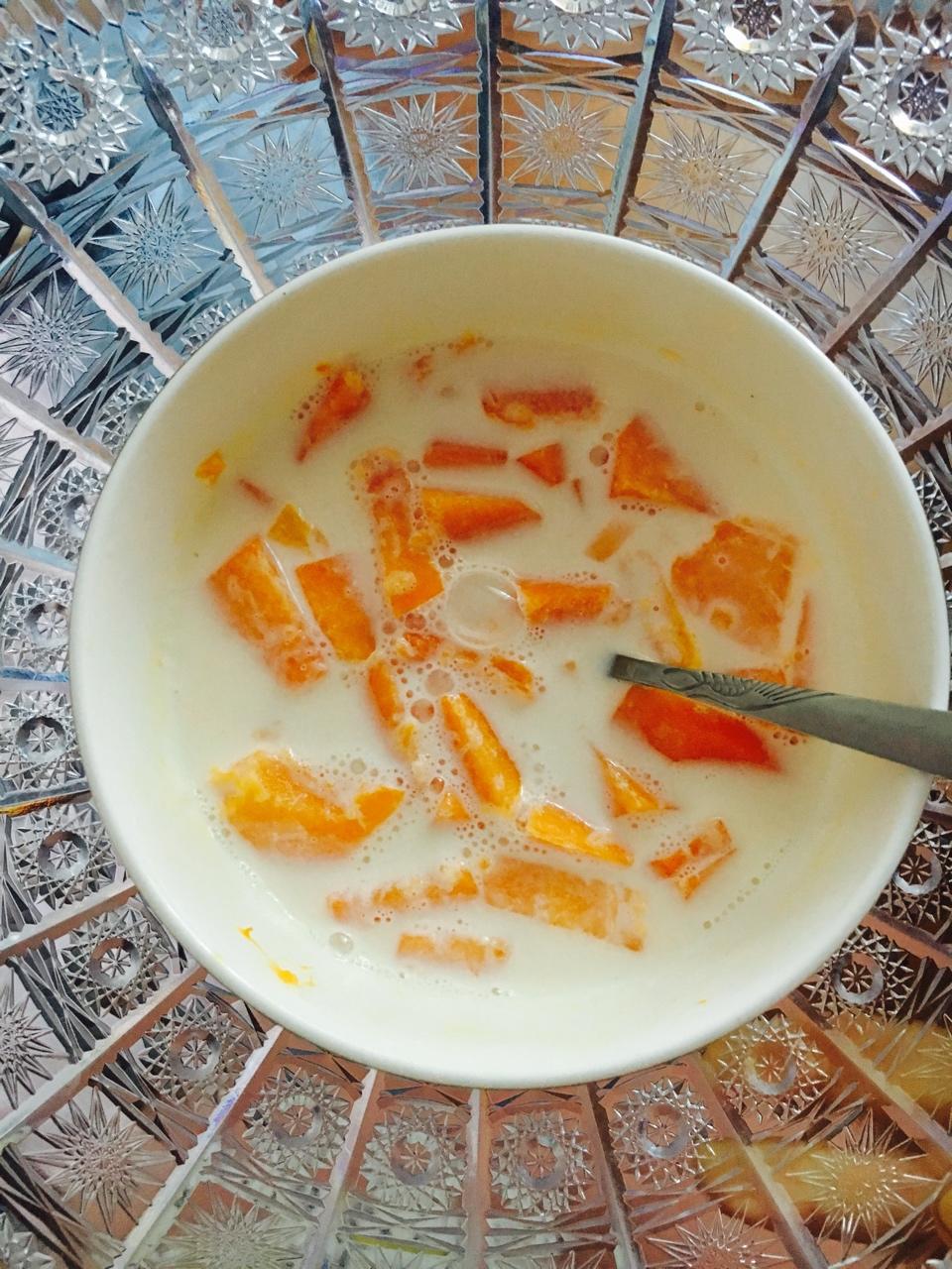 鲜奶炖木瓜