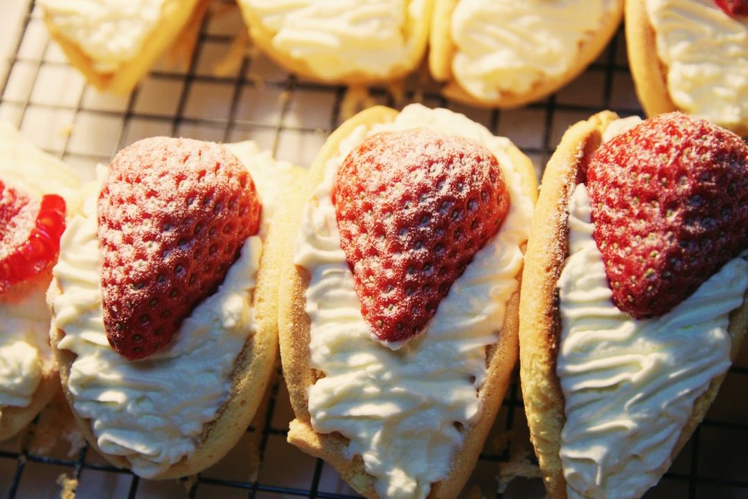 只想做一只安静的圆滚滚做的韩国最热门的甜品店le bread lab的草莓