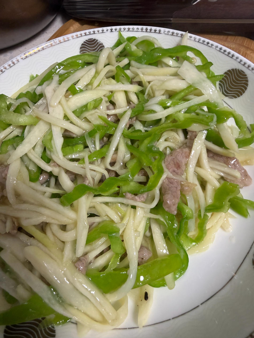 青椒茭白炒肉丝