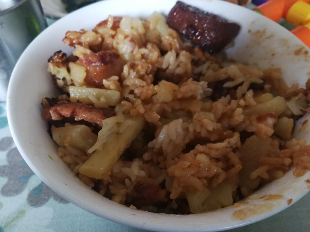 用电饭煲煮饭的砂锅煲仔饭
