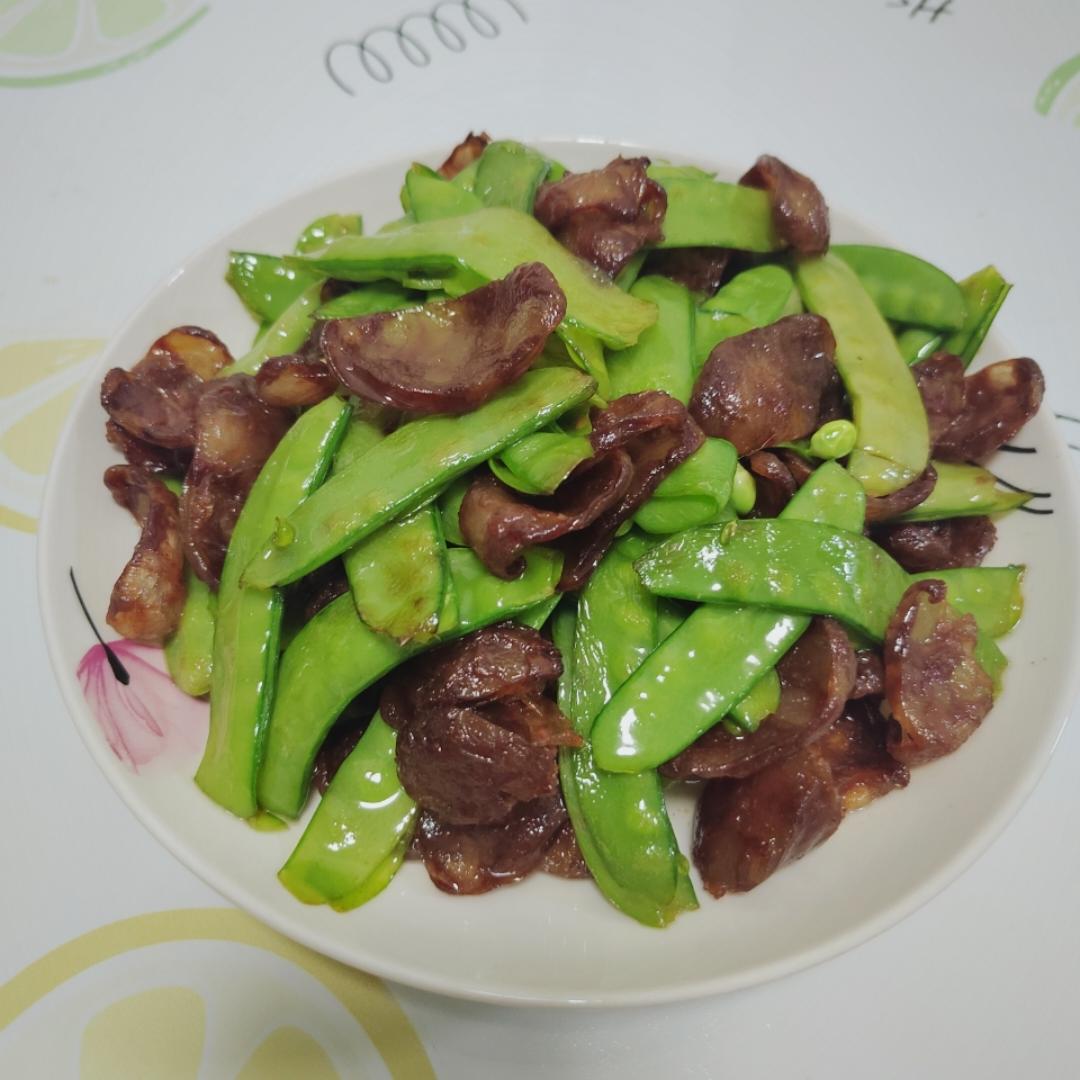 腊肠炒荷兰豆