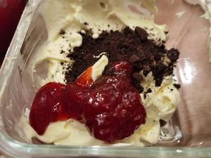 小美版草莓奥利奥奶酪冰激凌的做法 步骤5