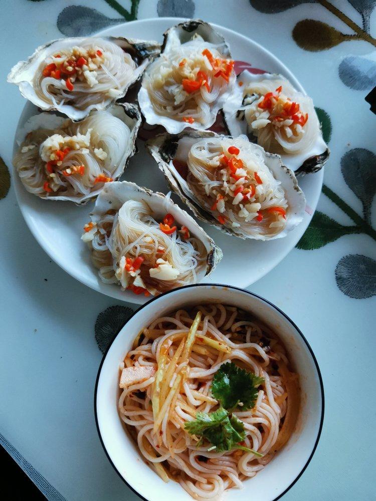 蒜蓉粉丝蒸生蚝