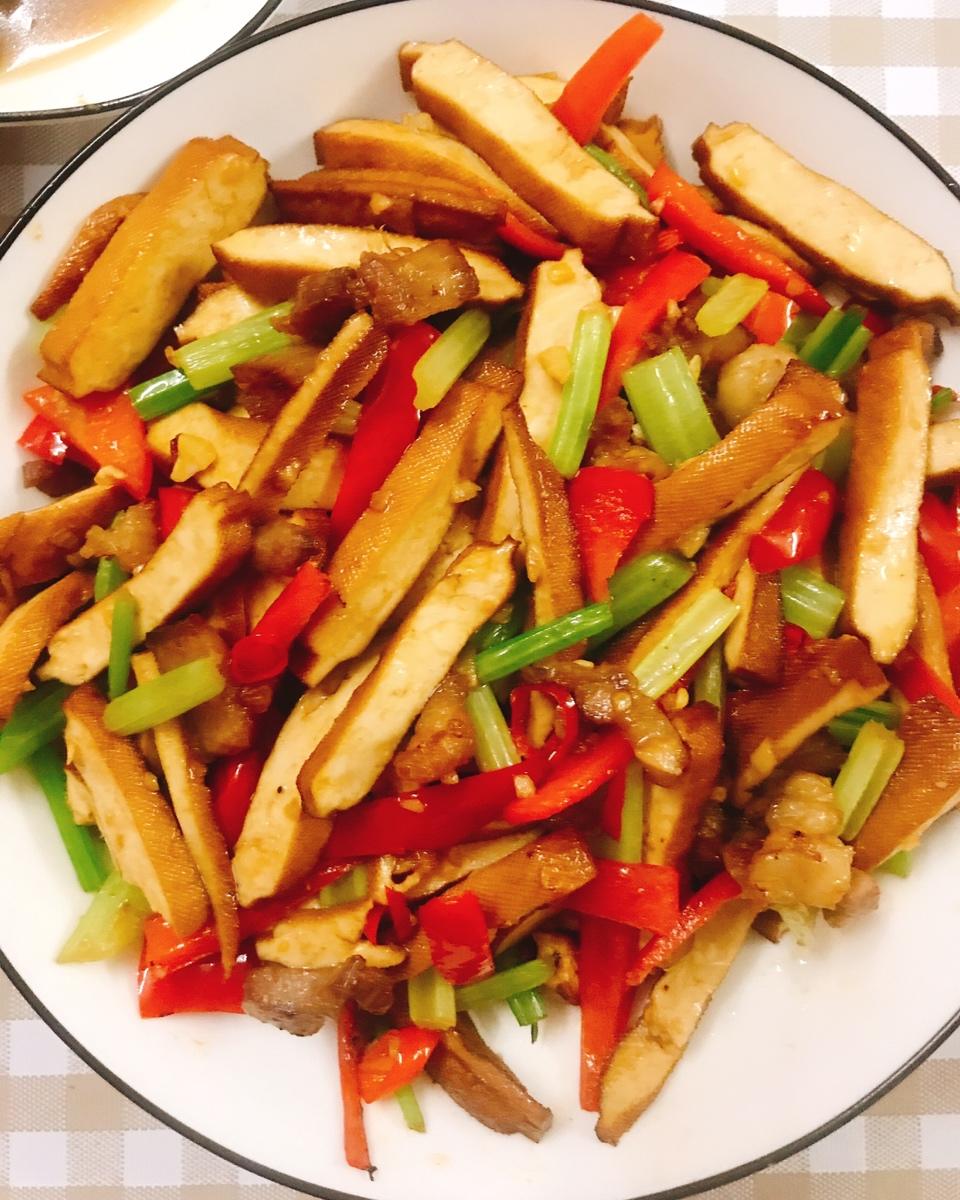 素菜：芹菜炒豆腐干
