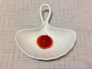 摆盘-玫瑰番茄花，一分钟学会的做法 步骤3