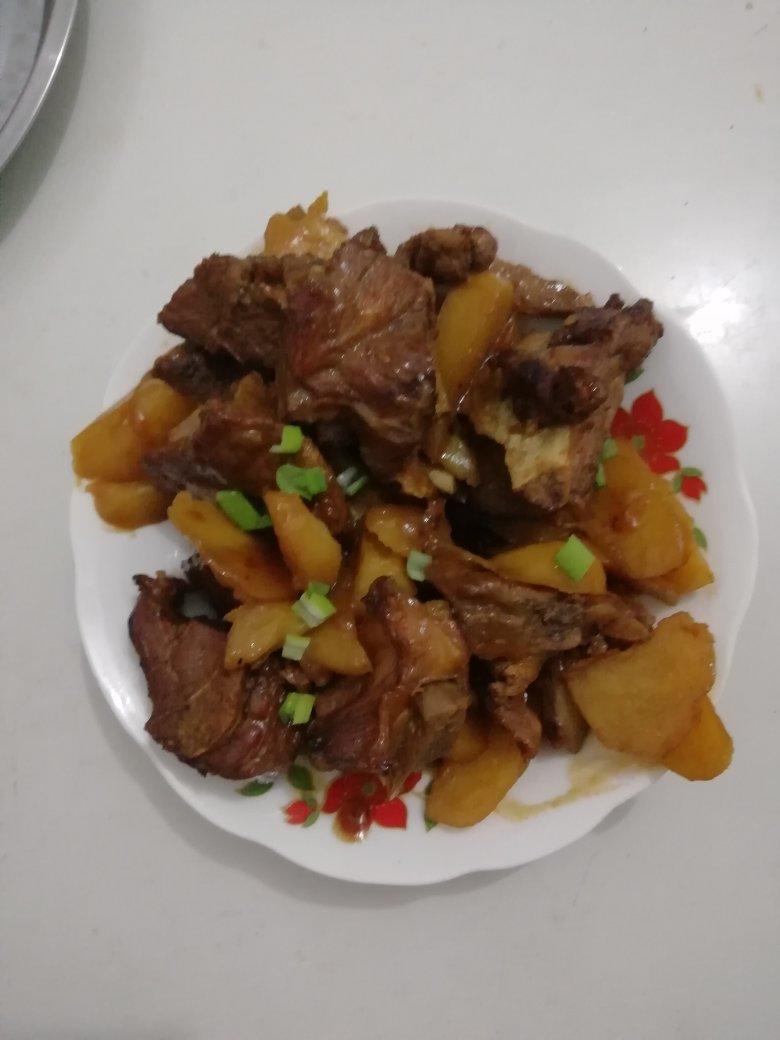 土豆烧排骨