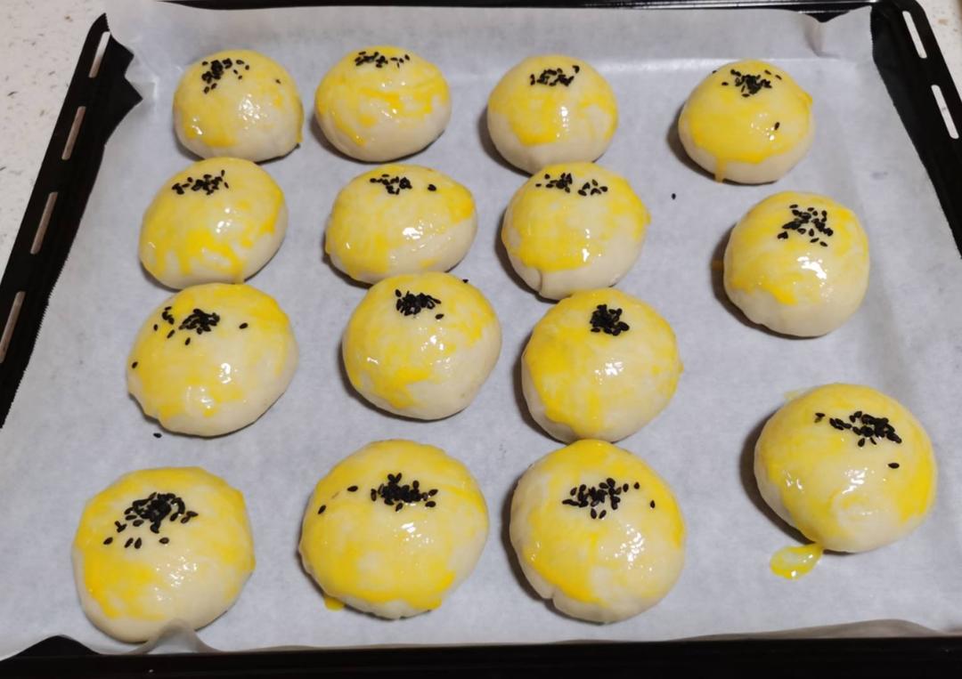 排四个小时队也买不到的鲜肉月饼，秘诀是放麻油！