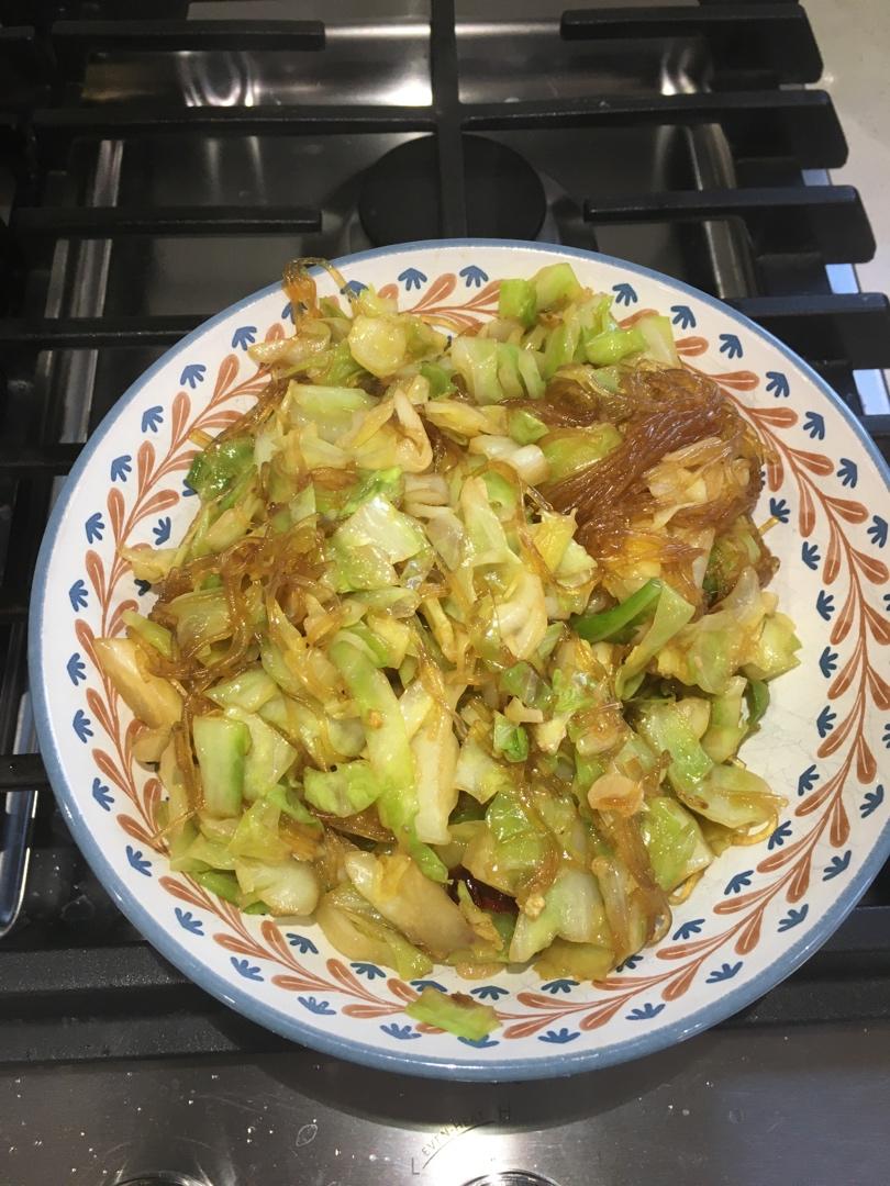 ☆多吃一碗饭系列☆鲜甜咸香微辣的炒莲白粉丝