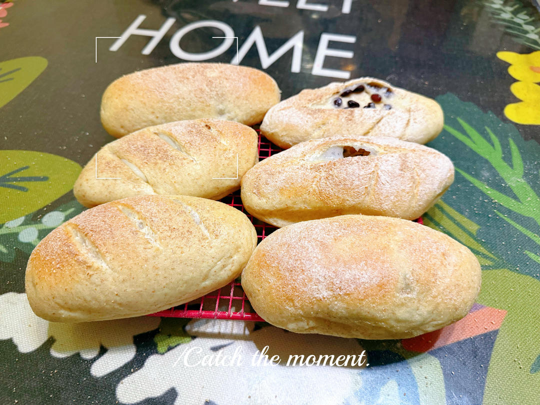 红豆/肉松麻薯软欧面包+石榴茶【曼食慢语】