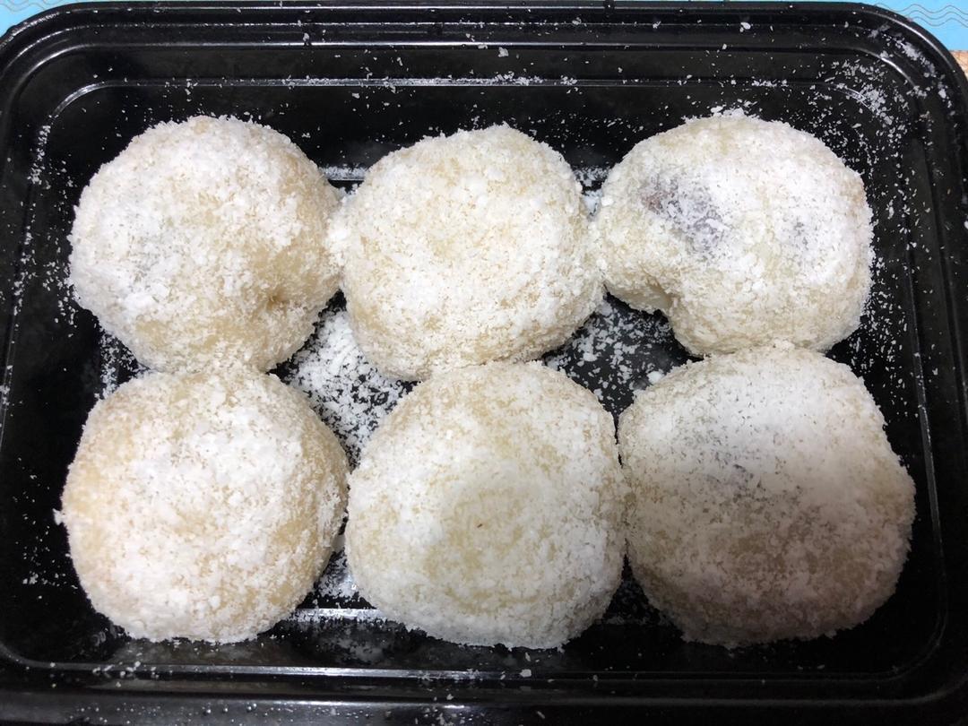 椰丝糯米团子