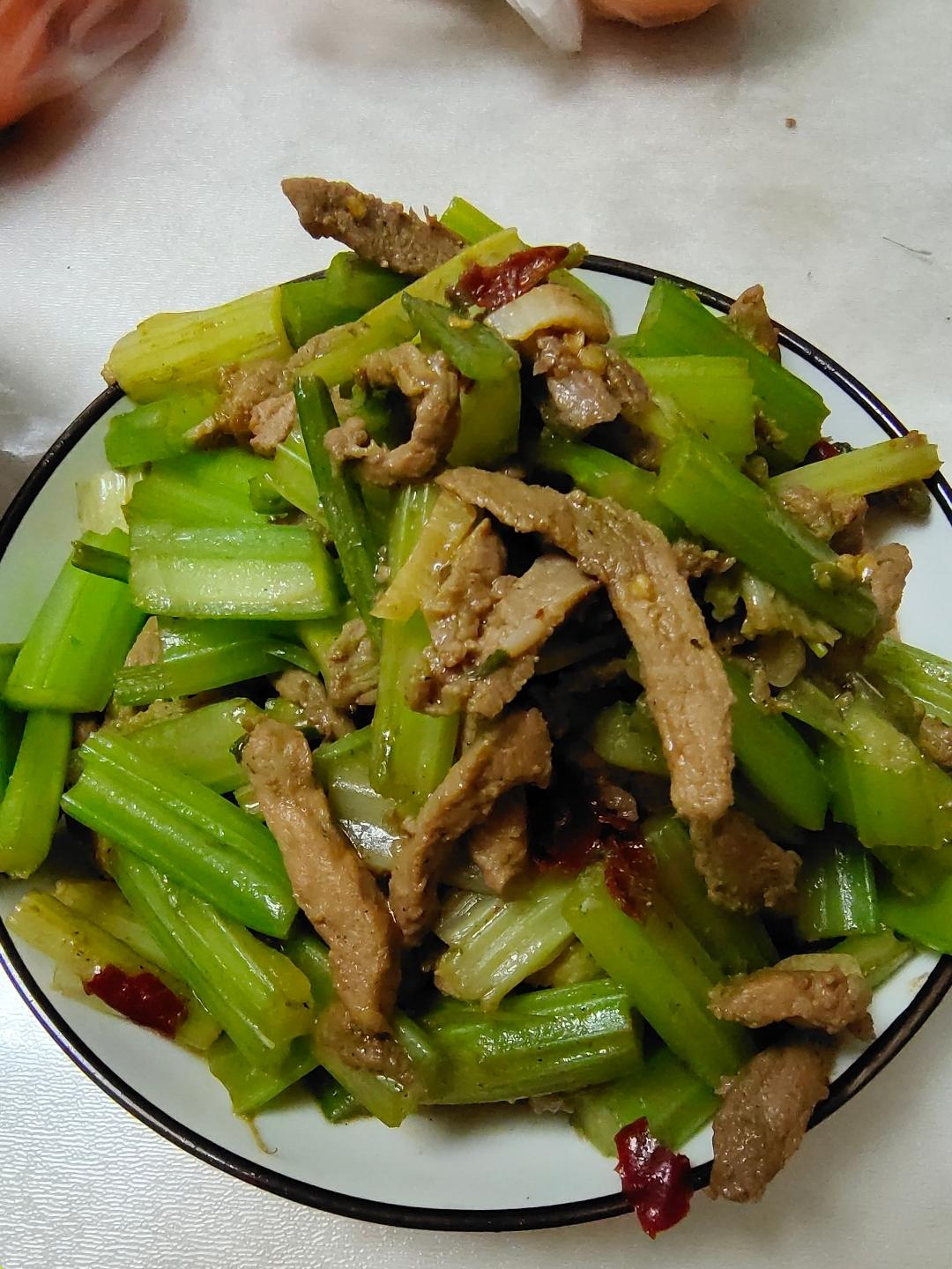 芹菜炒肉丝