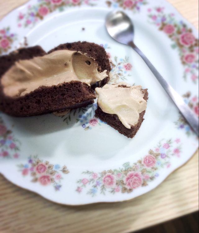 幼稚园小肥做的甘纳许巧克力蛋糕卷