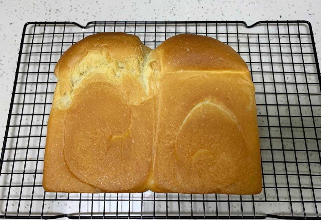 吴克己手撕炼乳吐司