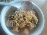 肉包子蘑菇豆芽汤的做法