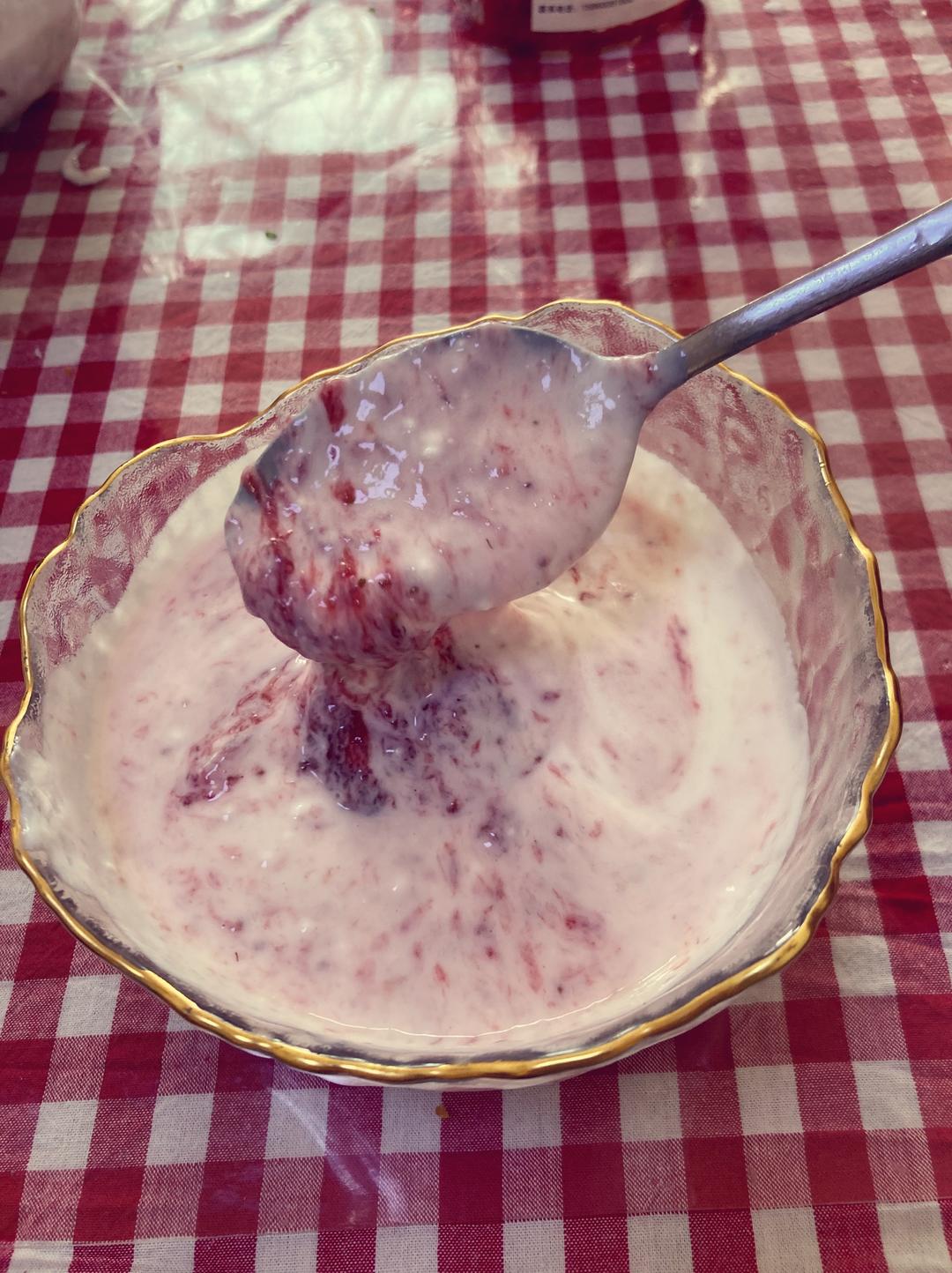 草莓果粒酸奶（小美版）