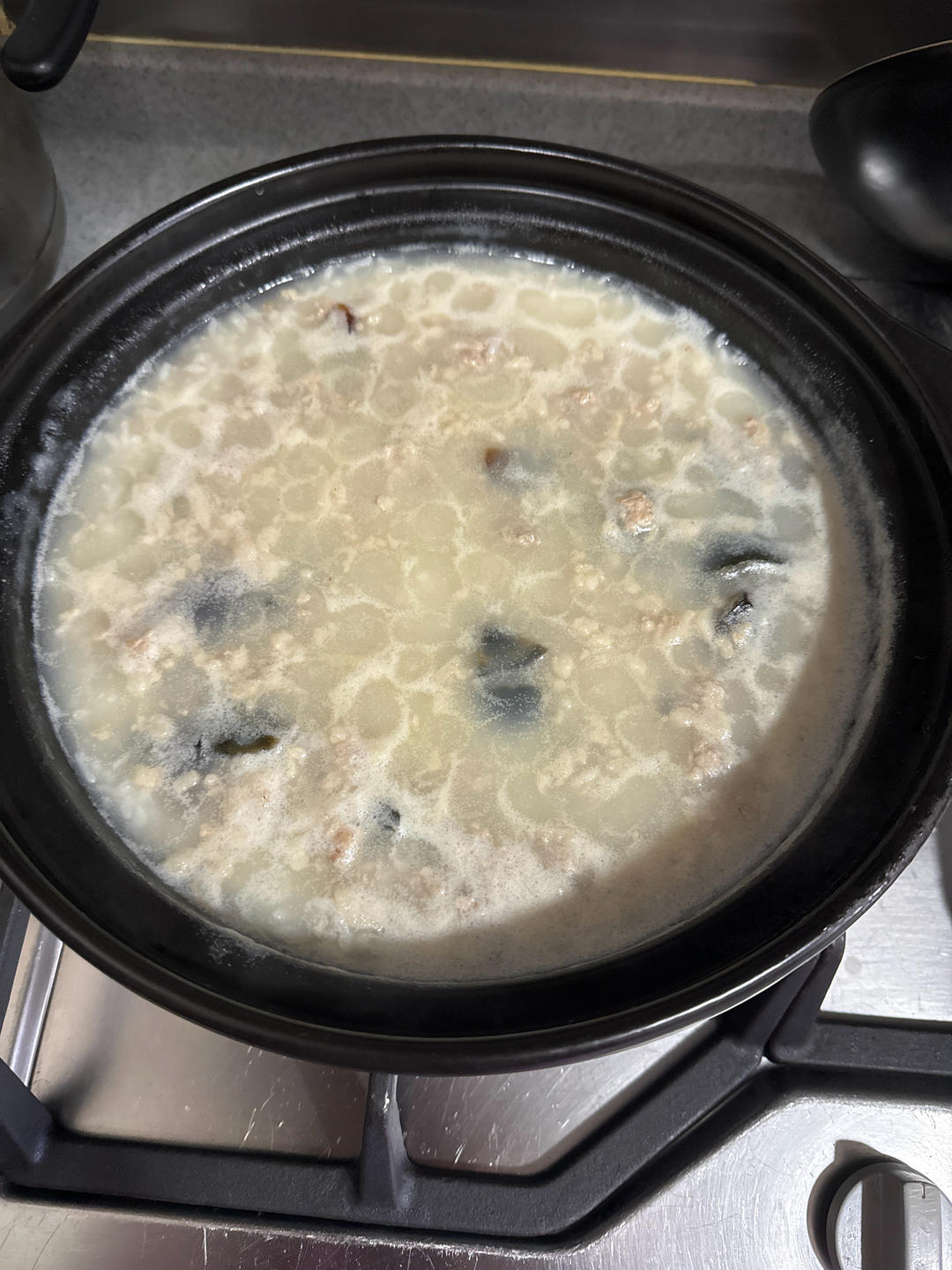砂锅皮蛋瘦肉粥