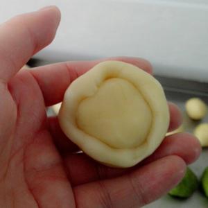 素油开酥的三种口味蛋黄酥的做法 步骤3