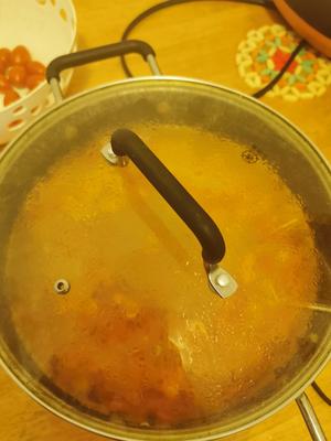 西红柿玉米西芹山药牛肉丸汤的做法 步骤3