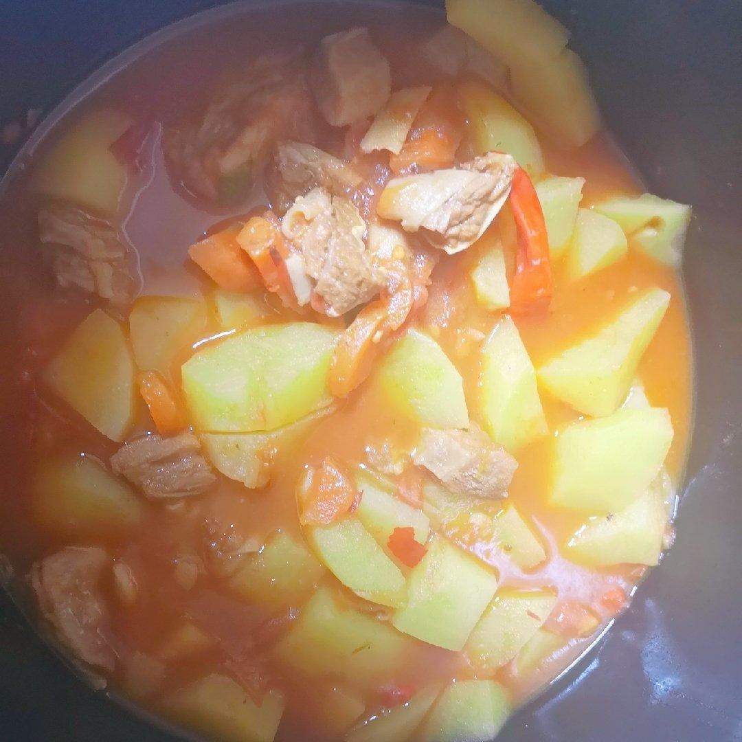 番茄土豆炖牛腩