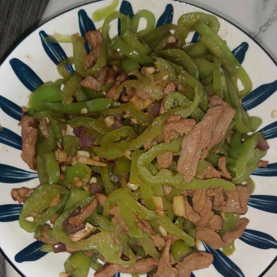 巨下饭的尖椒肉丝好吃得一碗接一碗