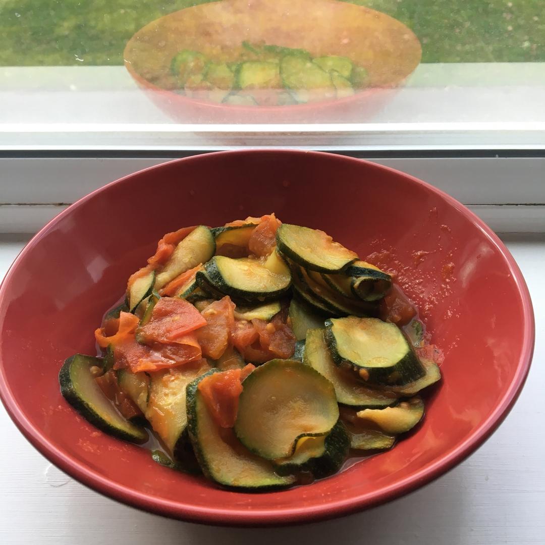 番茄炒西葫芦（已更新）( Stir-fried Tomato and Zucchini )