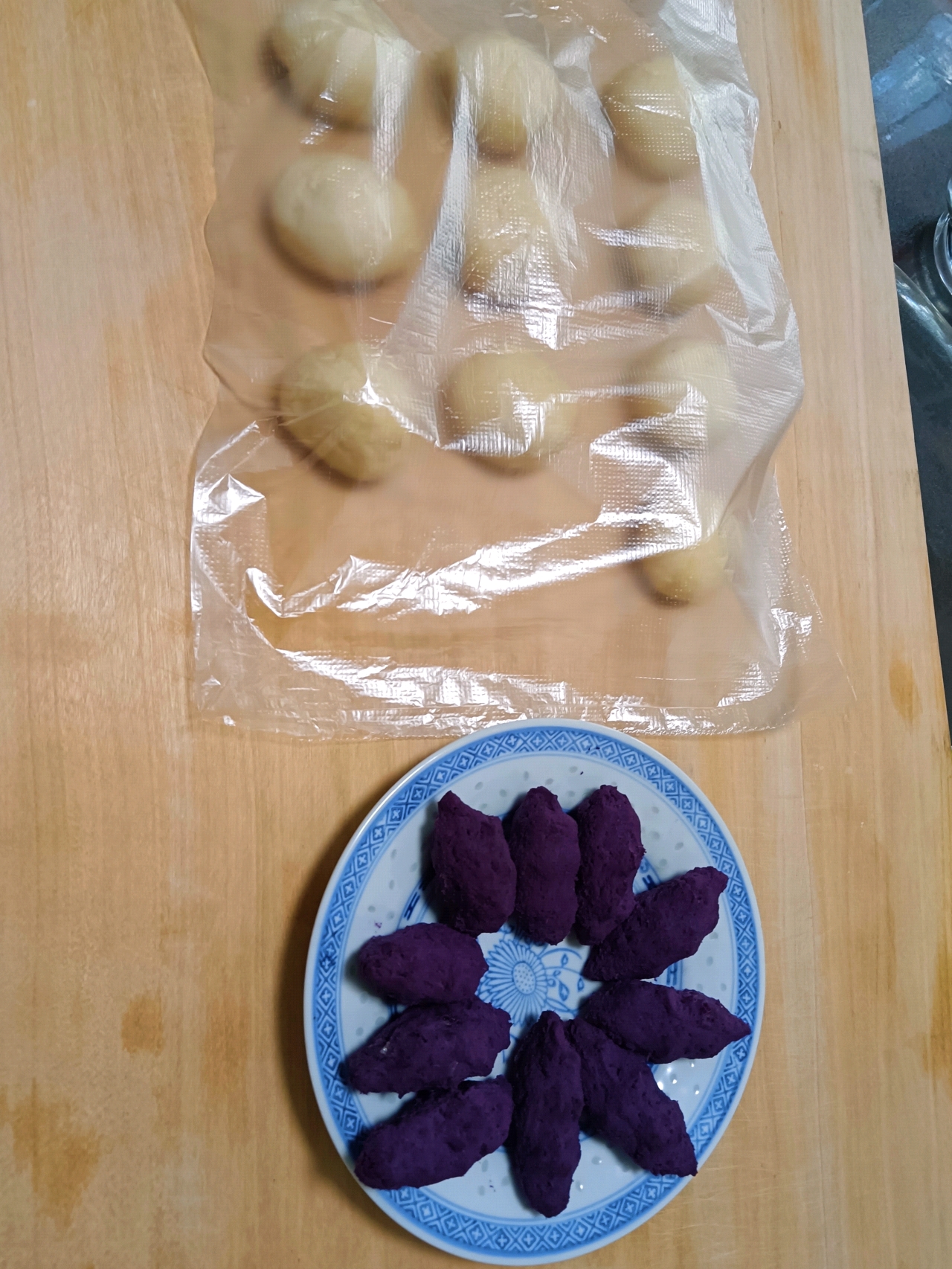 超级软的梦幻紫薯面包卷/附紫薯馅不粘手小方法