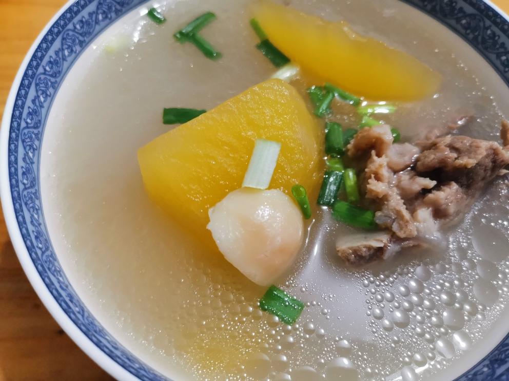 雪莲果百合炖骨汤