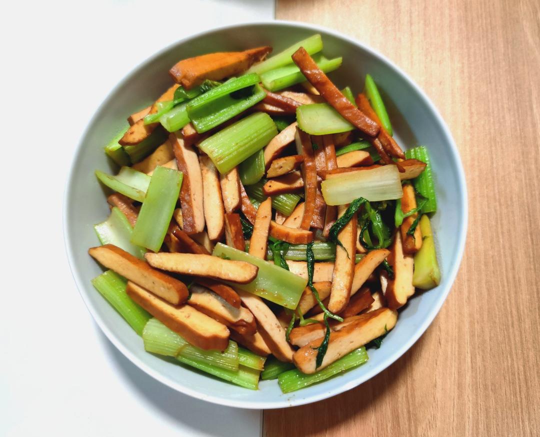 芹菜炒香干