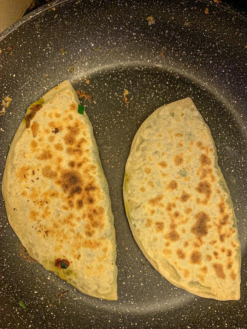 韭菜盒子 Chinese Leek and Egg Pasty