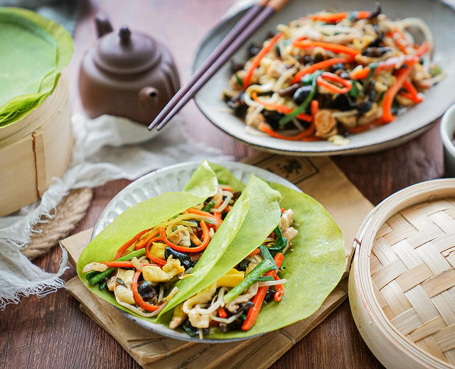 六合菠菜春饼的做法