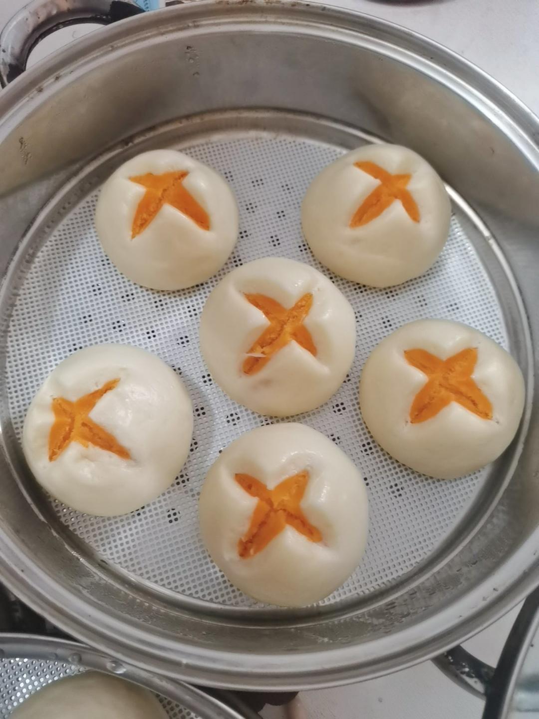 【双色开花紫薯馒头】，馒头也可以有花样儿。
