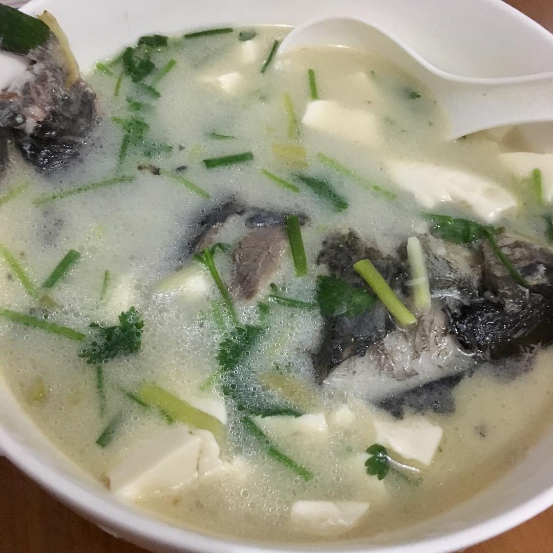 鲫鱼豆腐汤