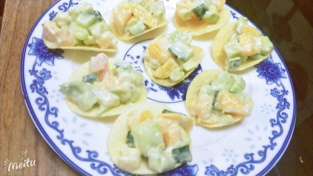 薯片牛油果大虾沙拉