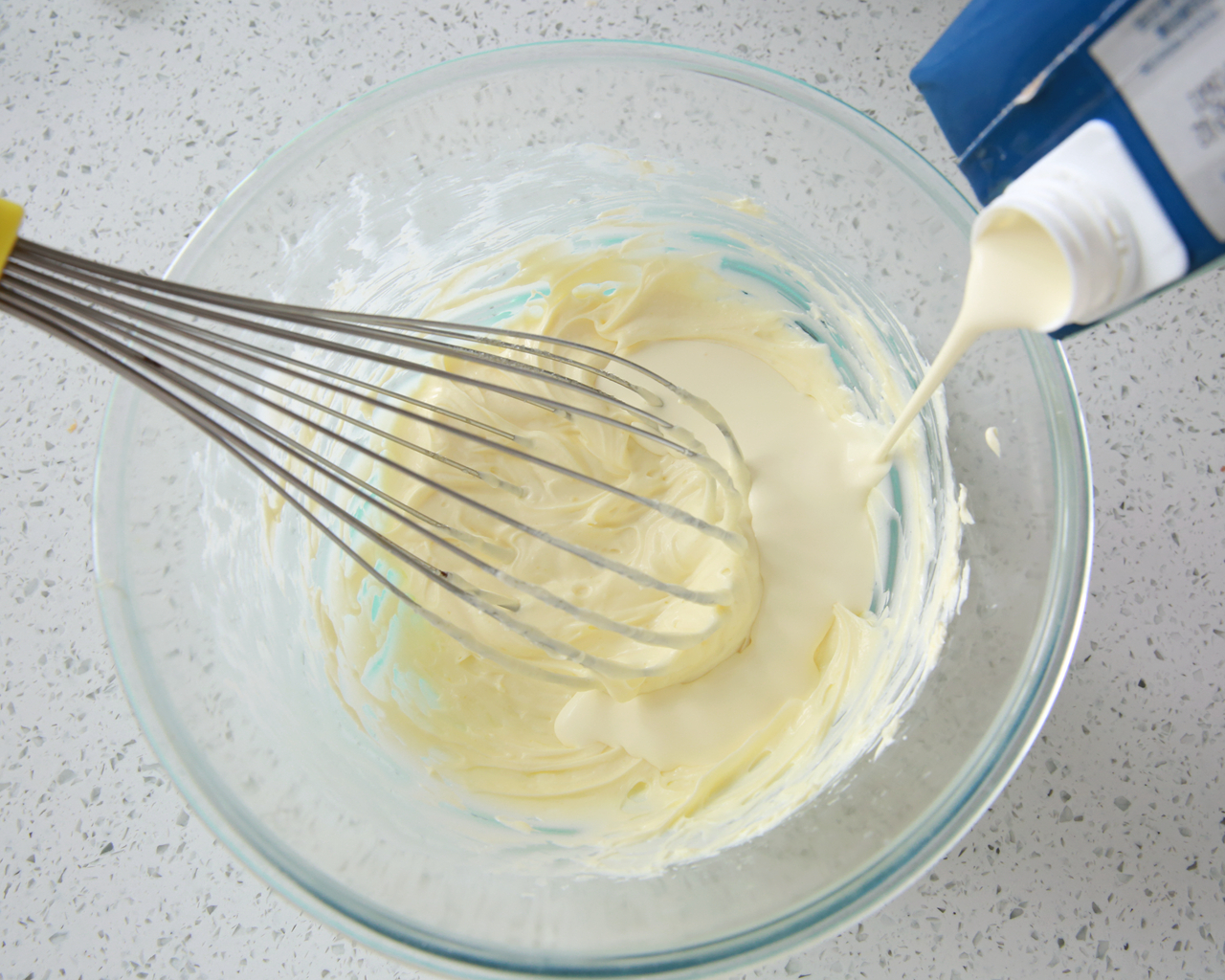 爆浆海盐奶盖蛋糕(加高戚风蛋糕）的做法 步骤12