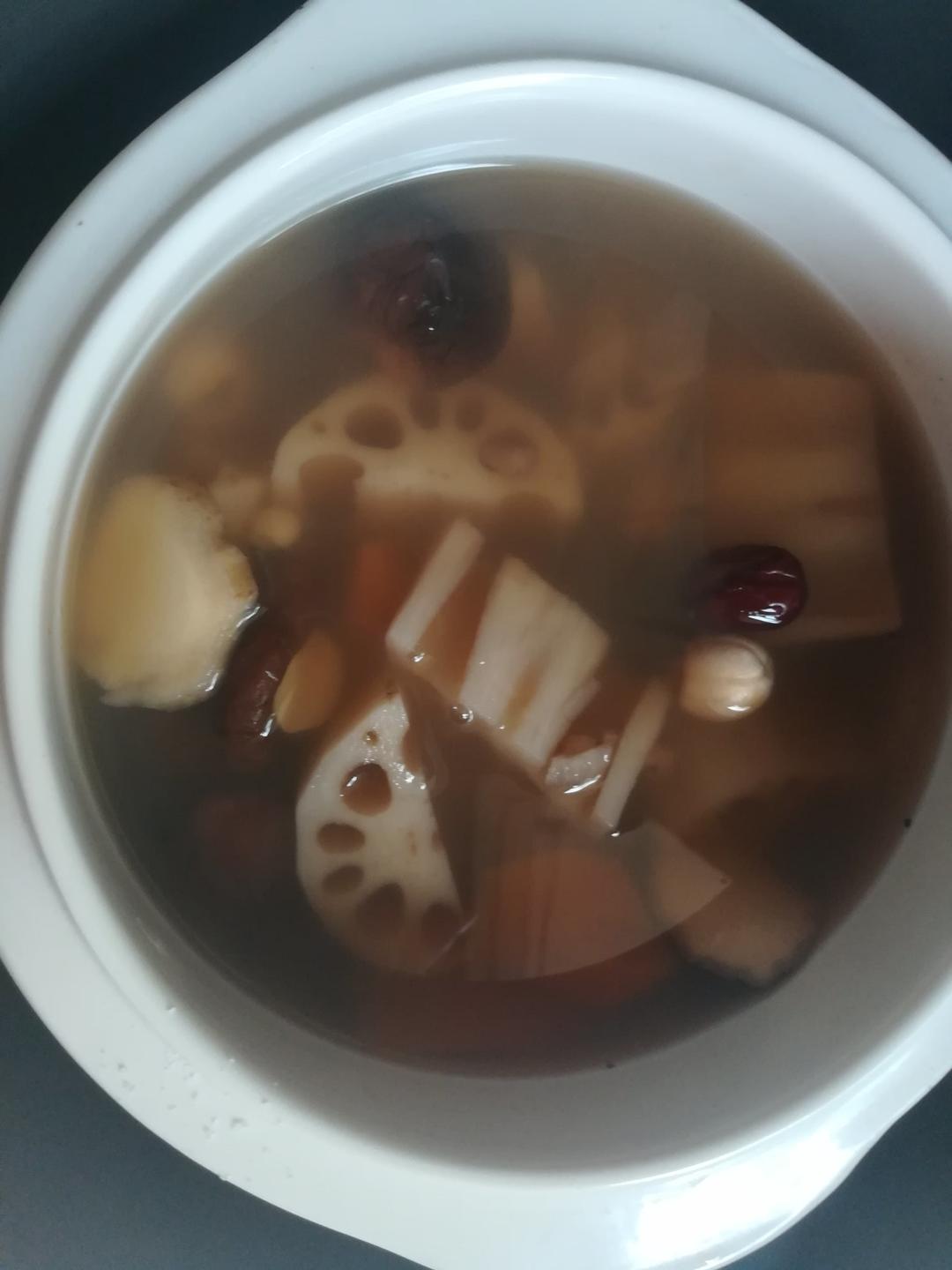 莲藕菌菇补血汤