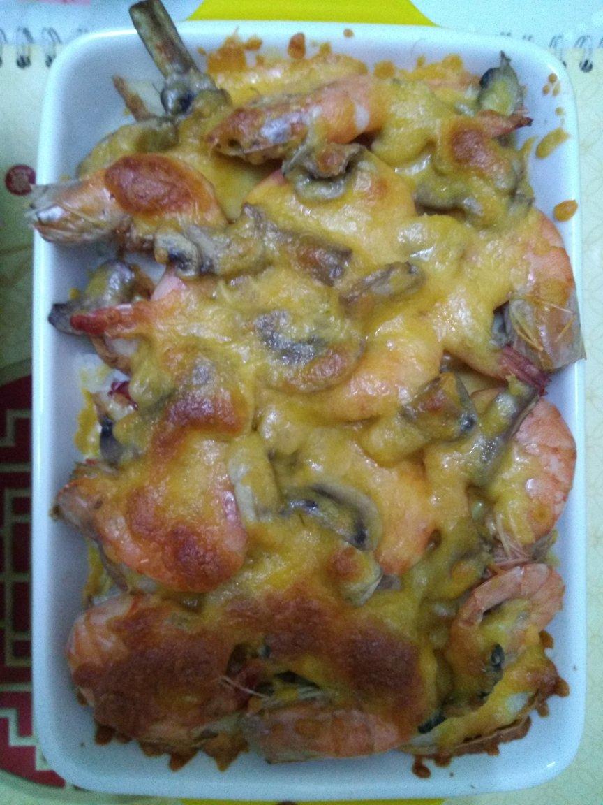 海鲜焗饭 Seafood Fried Rice with Cheesy Topping