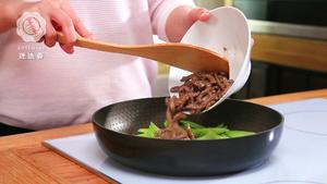 芹菜炒牛肉丝的做法 步骤8