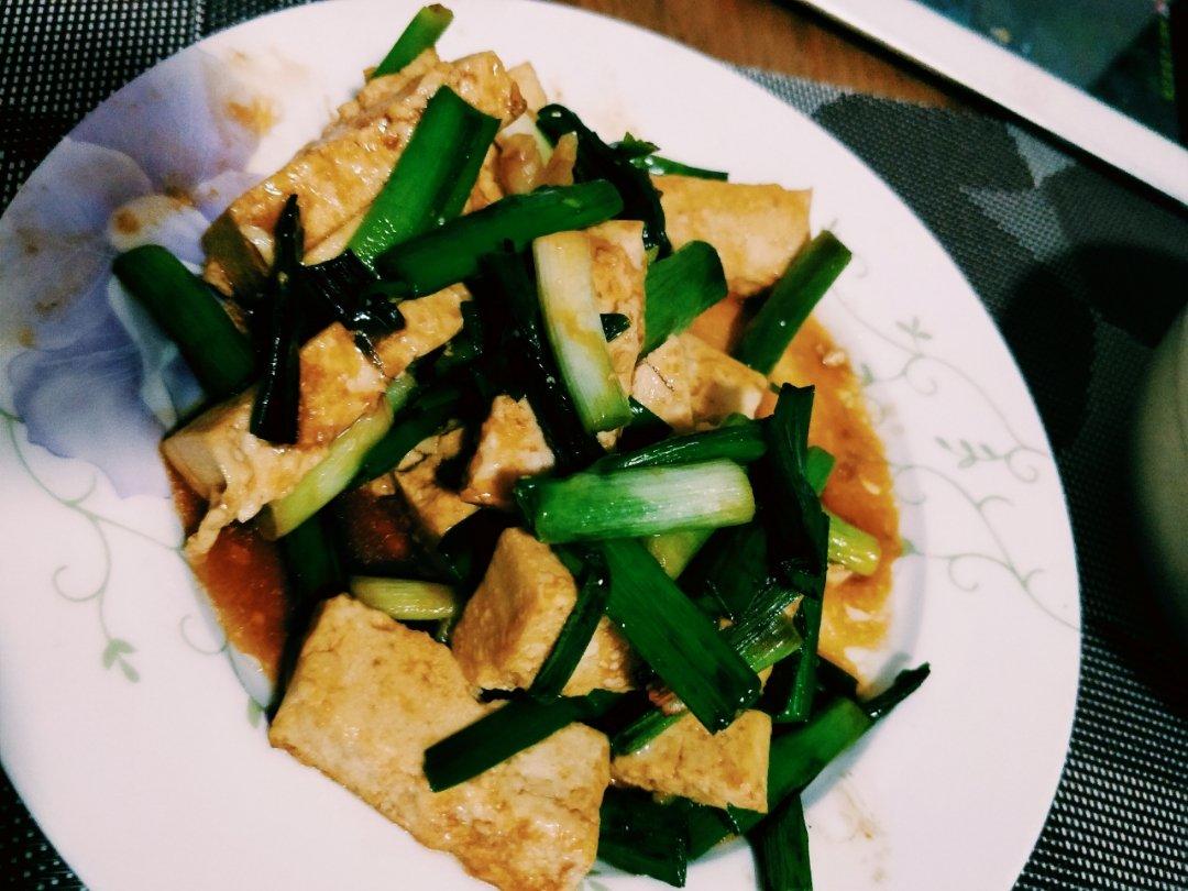 蒜苗烧豆腐